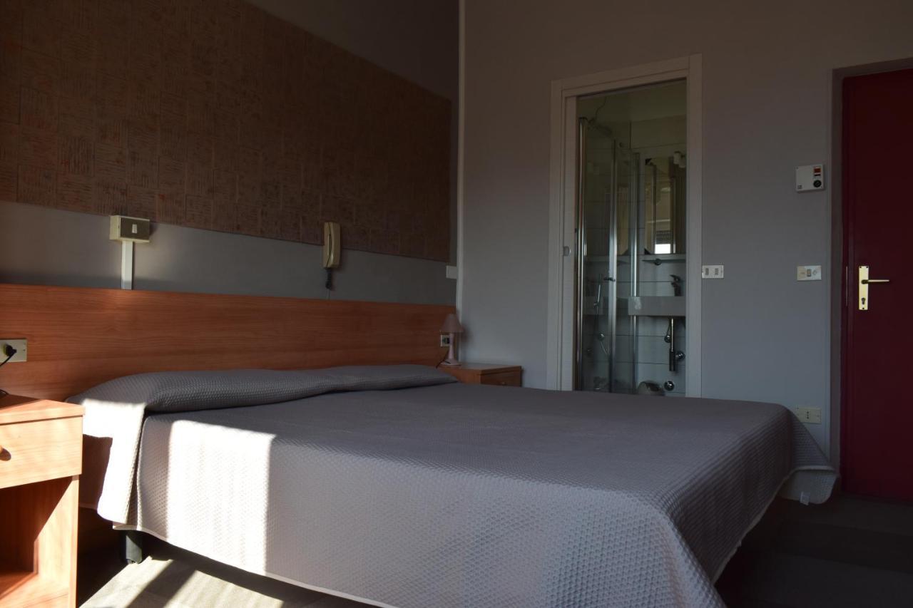 Albergo Al Pescatore Brenzone sul Garda Dış mekan fotoğraf